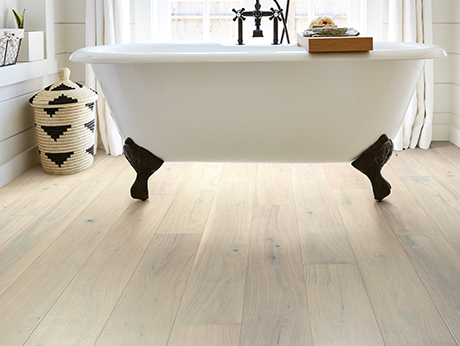 Bathtub from Flooring Central in La Plata